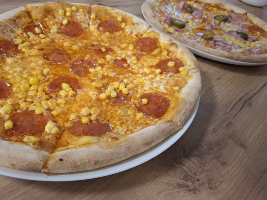 Monster Pizza — Saláma Dolce a Provinciale 33 cm